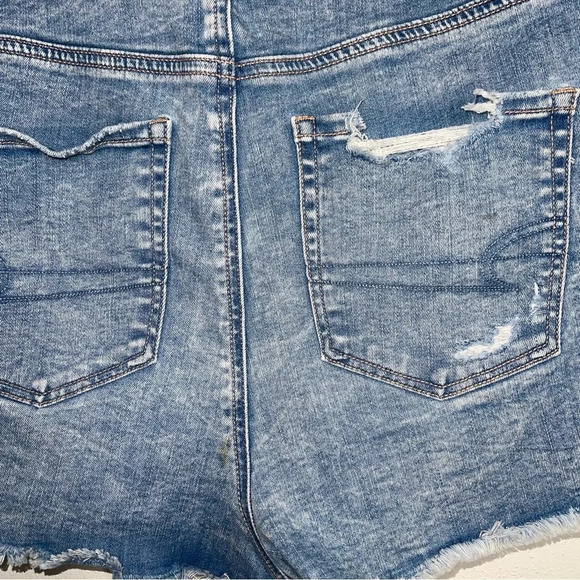 American Eagle Curvy Light Wash Distressed High Rise Denim Shorts 8 Women’s - Picture 7 of 13